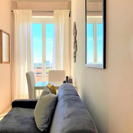 Bright With Balcony - Visconti 14 Apartment *